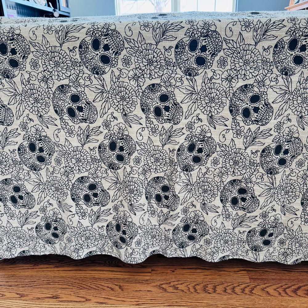 Mortar & Bone SKULLS Day of the Dead Black White 50 X 70 Knit Throw Blanket